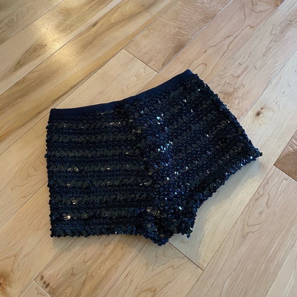 Sequins shorts - Picture 3 of 3